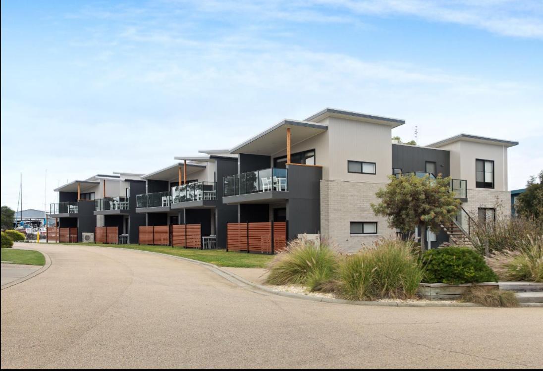 Captains Cove Ground Floor Luxury Apartments ペインズヴィル エクステリア 写真