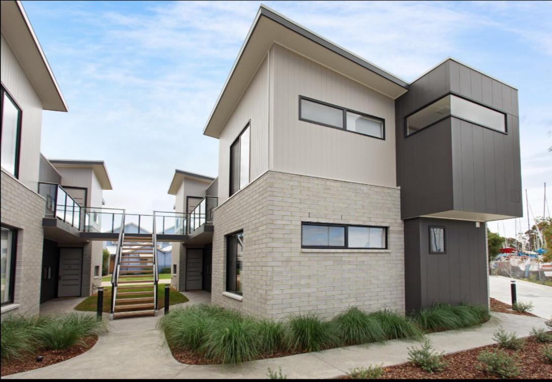 Captains Cove Ground Floor Luxury Apartments ペインズヴィル エクステリア 写真
