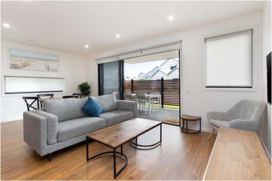 Captains Cove Ground Floor Luxury Apartments ペインズヴィル エクステリア 写真