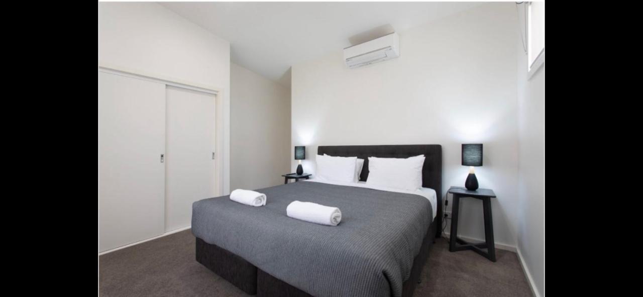Captains Cove Ground Floor Luxury Apartments ペインズヴィル エクステリア 写真