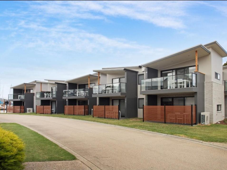 Captains Cove Ground Floor Luxury Apartments ペインズヴィル エクステリア 写真